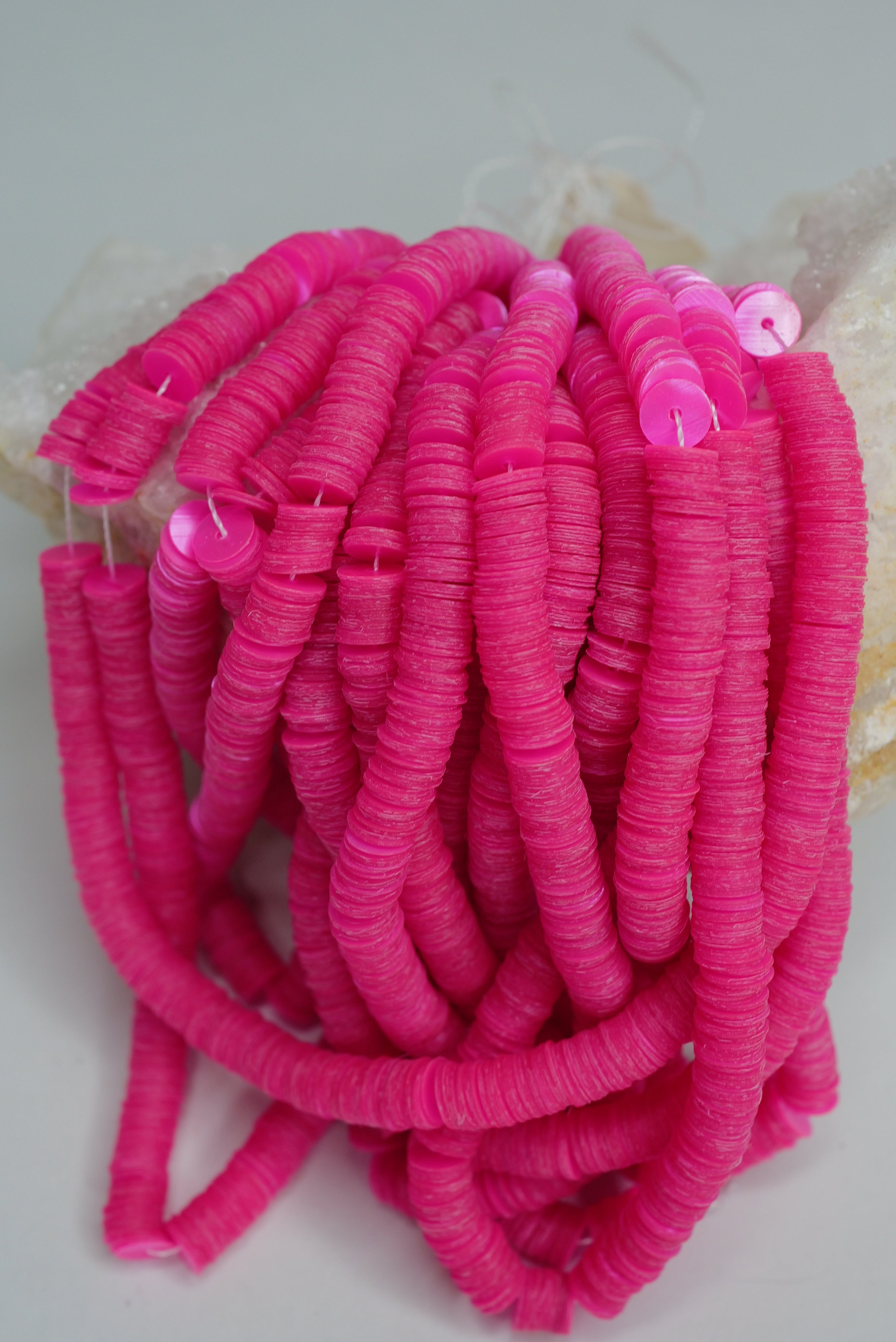 4mm Nacrolaque Fuchsia Pink Sequins