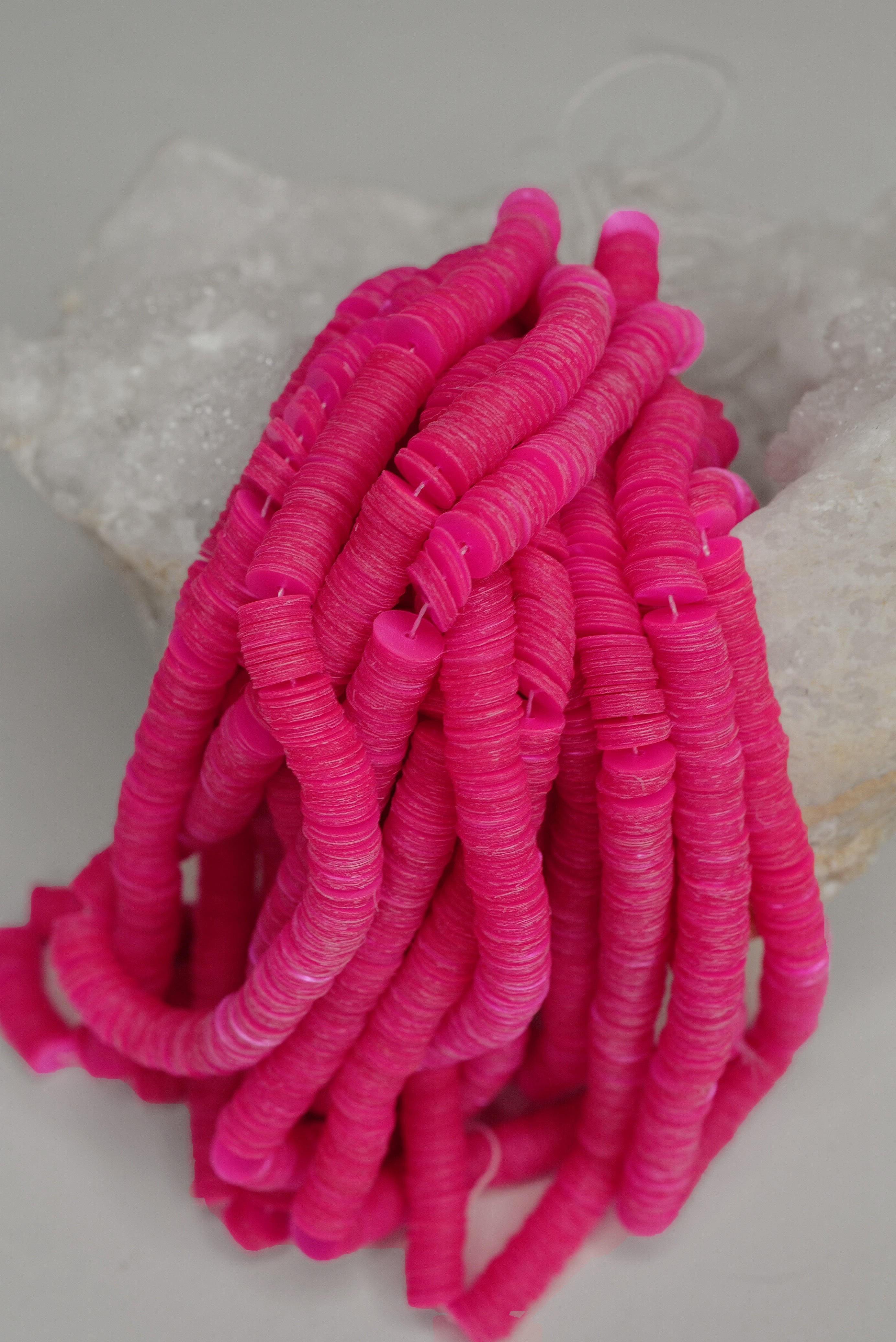 4mm Nacrolaque Fuchsia Pink Sequins