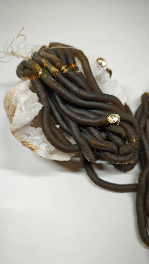 Thread of 6mm antique gold sequins