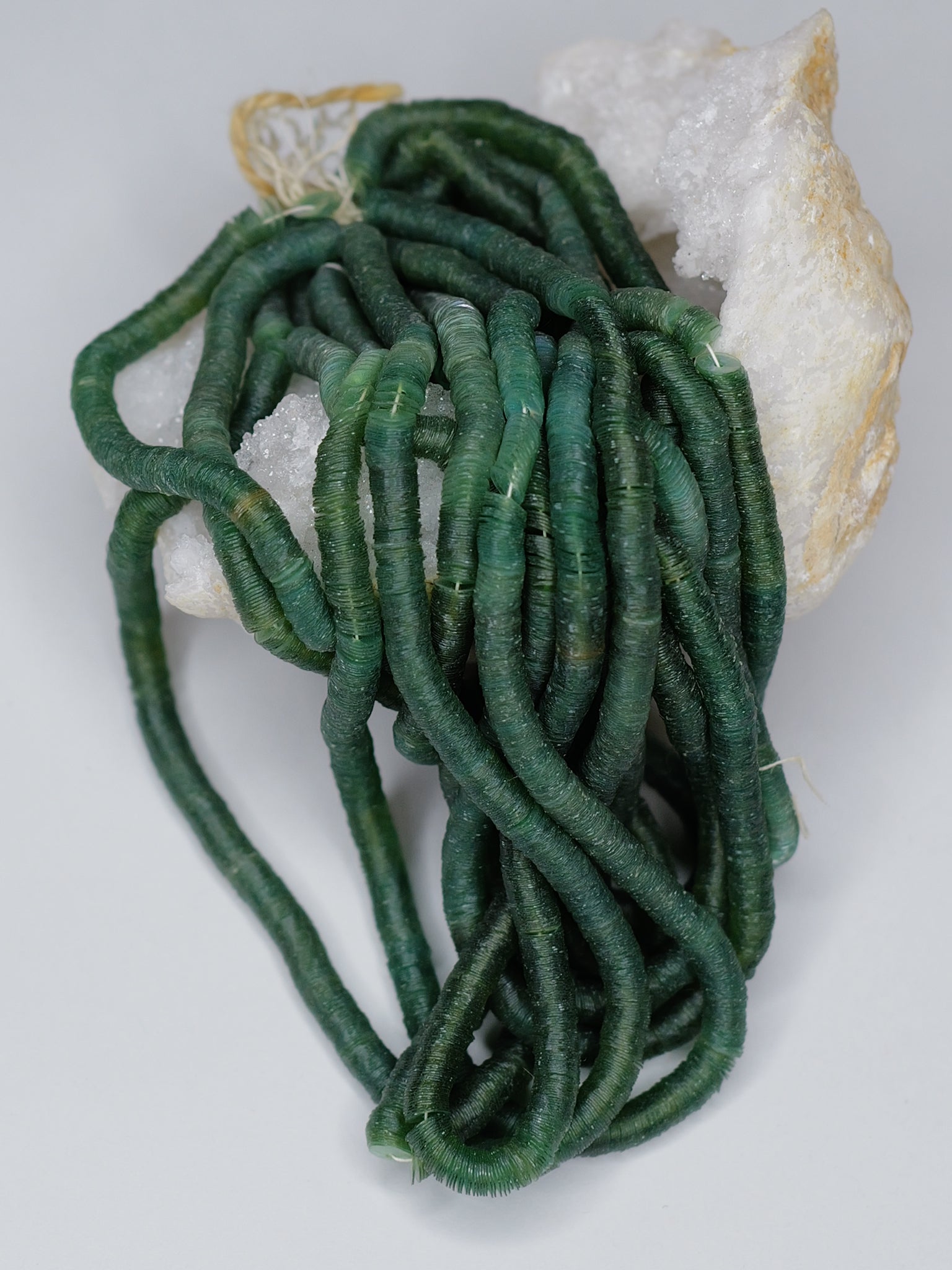 5mm Mint Green Iris Cuvettes - Norman Hartnell Archive